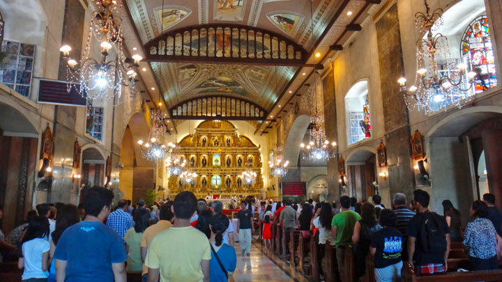 フィリピン、セブ島、日曜日セントニーニョ教会の礼拝