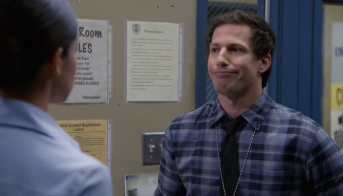 『ブルックリン・ナイン-ナイン』で、ジェイクとエイミーは二人の仲を秘密にする