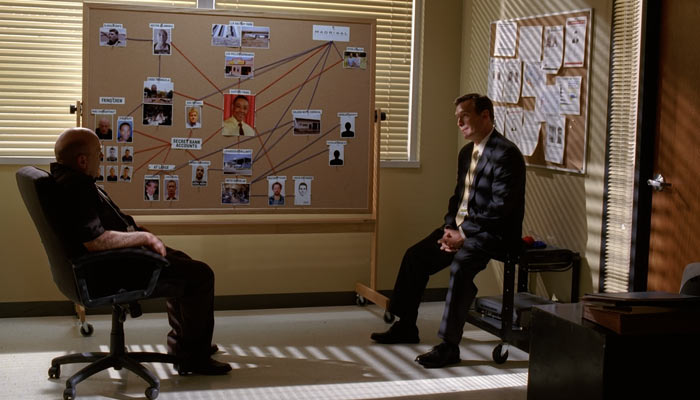 『ブレイキング・バッド』で、ハンクはガスのドラッグ一味を捜査中