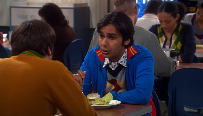 『ビッグバン★セオリー』で、ラジがブリトーをレンジでチン