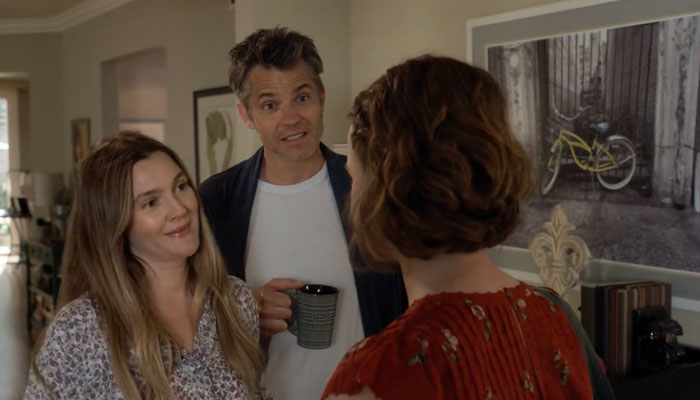 『サンタクラリータ・ダイエット』で、娘のwhom英文法間違いを指摘するアビー