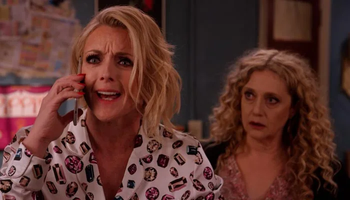 『アンブレイカブル・キミー・シュミット』で、ジャクリーンはmake your bedというフレーズに文句を言う