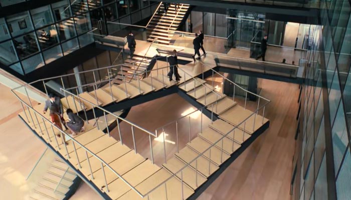 映画『インセプション』で、エッシャーの上昇と下降をモチーフにした階段の場面