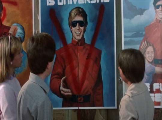 海外ドラマ『V』で、ビジターのポスターにVのマーク