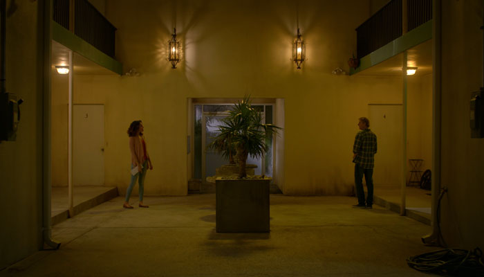 『コブラ会』で、ミゲルの母はジョニーを誘う