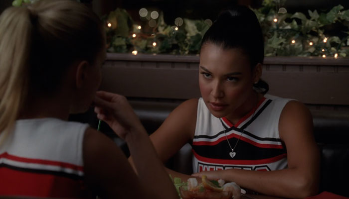 『glee/グリー』で、サンタナがブリタニーがデート