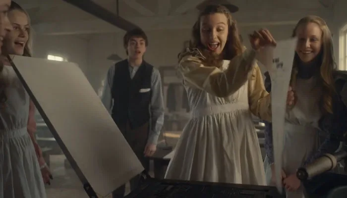 『アンという名の少女』で、新聞を印刷機で刷る