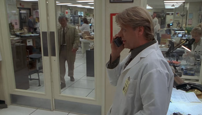 『刑事コロンボ』で、コロンボのことを医者が話してると、コロンボが現れる