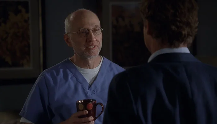 『メンタリスト』で、嗅ぎ回ってるジェーンが追い出される