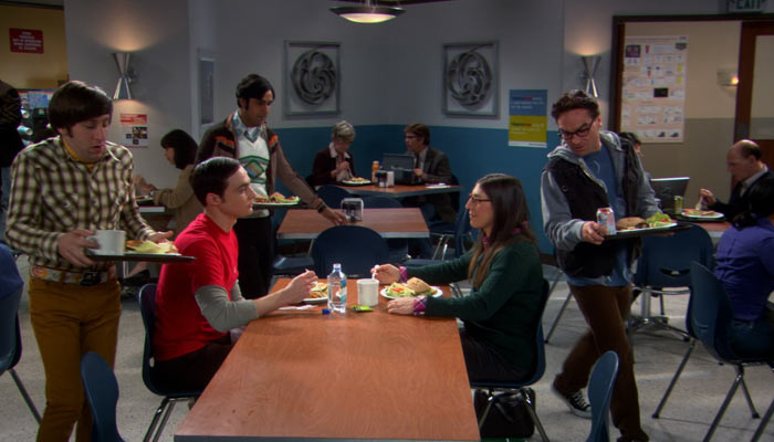 『ビッグバン★セオリー』で、大学の食堂でエイミーを見かけたレナードが質問