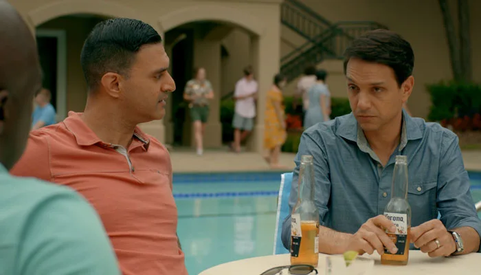 『コブラ会』で、父親は子どもたちに戦いたかを教えるときだと言う