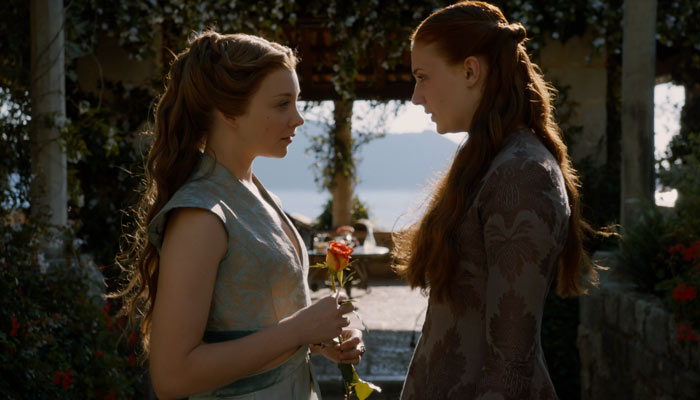 『ゲーム・オブ・スローンズ』で、マージェリーはサンサを励ます