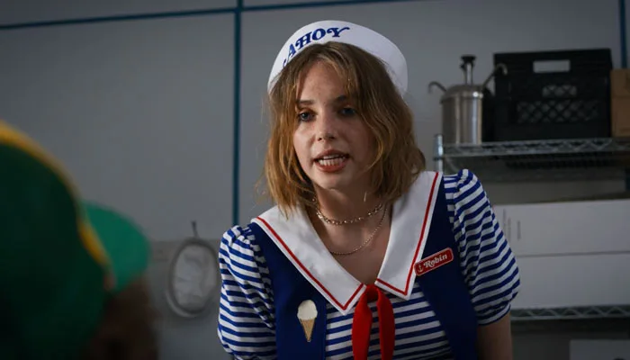 『ストレンジャー・シングス』で、ロビンはピッグラテンも含めた４ヶ国語を話せると主張