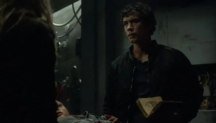 『ハンドレッド』で、リーパーに助けを求めるハンドレッドメンバー