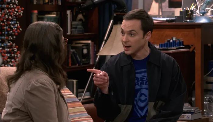 『ビッグバン★セオリー』で、シェルドンの誕生日を祝うエイミー