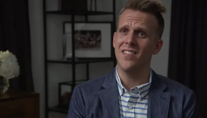 『クィア・アイ』で、ヒーローの男性が番組最後にメッセージ