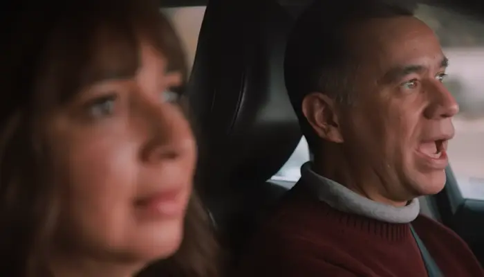 『フォーエバー ～人生の意味』で、スキーに出かけるジューンとオスカー