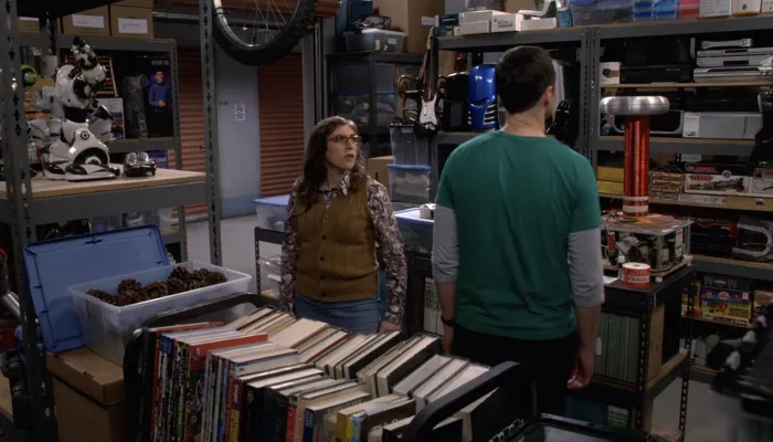 『ビッグバン★セオリー』で、シェルドンはノスタルジーを感じ昔のものを倉庫に保管