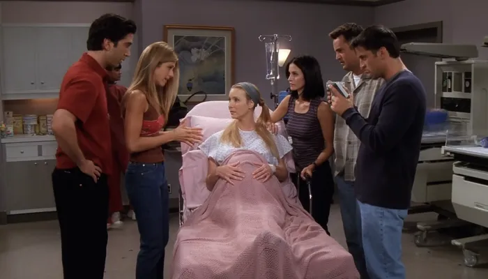 『フレンズ』で、フィービーは三子を生む