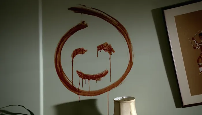 『メンタリスト』で、レッド・ジョンの模倣犯が血でマークを書く