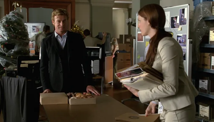 『メンタリスト』で、事件解決ドーナツを配るジェーン