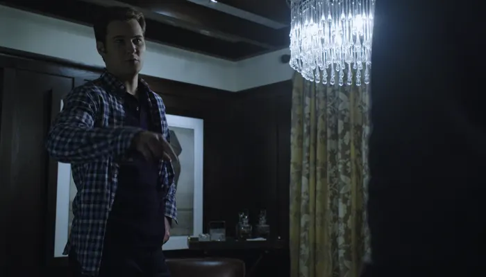 『13の理由』で、ブライスはクレイに大麻を分ける