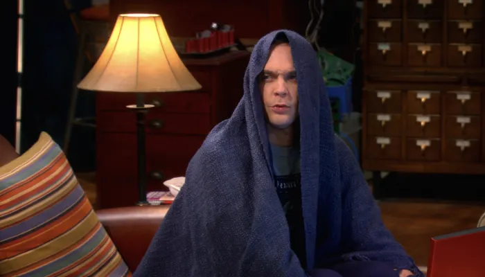 『ビッグバン★セオリー』でアフガンを被るシェルドン