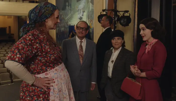 『マーベラス・ミセス・メイゼル』で、ミッジはお笑い芸人の前座