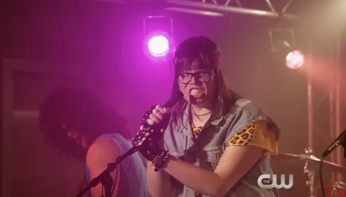 『クレイジー・エックス・ガールフレンド』で『Textmergency』