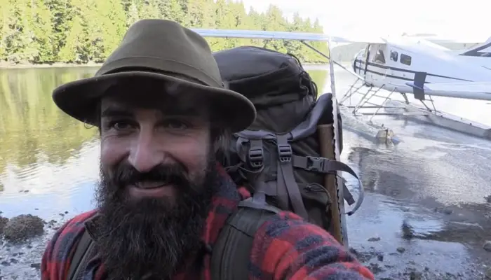 『ALONE 〜孤独のサバイバー〜』で、参加者がサバイバルを始める