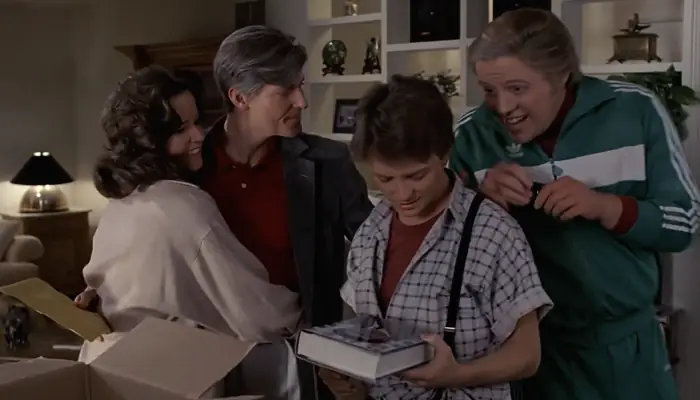 『バック・トゥ・ザ・フューチャー』で、ジョージとビフの立場が逆転した未来