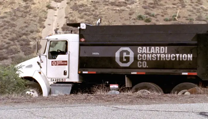 『名探偵モンク』で、モンクはダンプカーを見つける