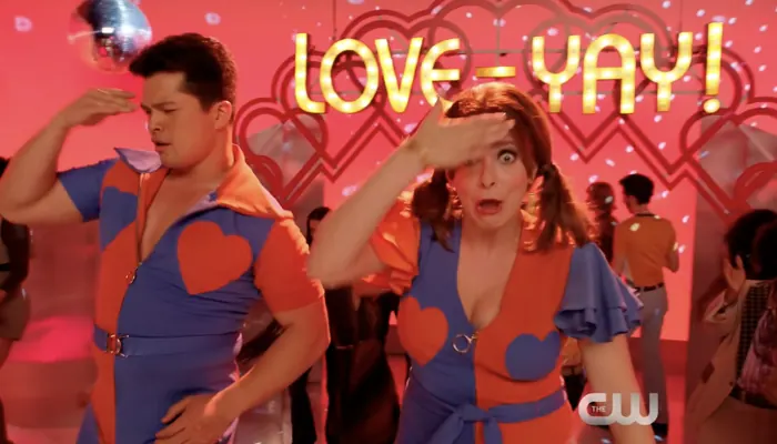 『クレイジー・エックス・ガールフレンド』で、『We'll Never Have Problems Again』の曲を歌うレベッカとジョシュ