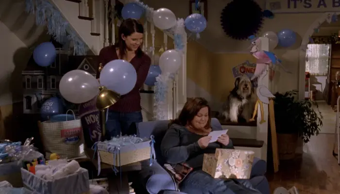 『ギルモア・ガールズ』で、ローレライとスーキーはレーンの写真を探す