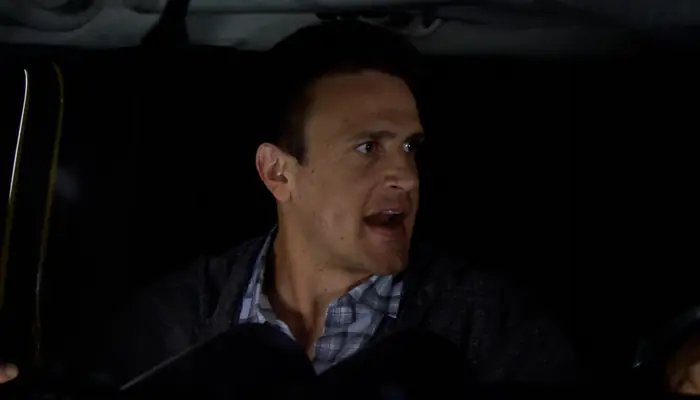 『ママと恋に落ちるまで』で、マーシャルはリリーに告げるかで板挟み