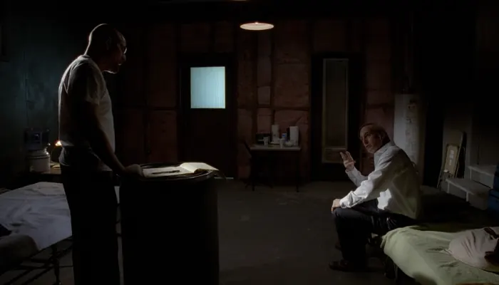 『ブレイキング・バッド』で、ウォルターとソールは逃亡する