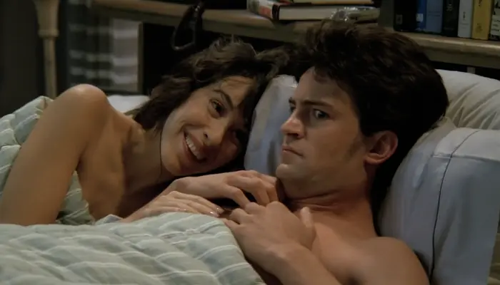 『フレンズ』で、チャンドラーはバレンタインデーに起きるとジャニスとベッドに居る